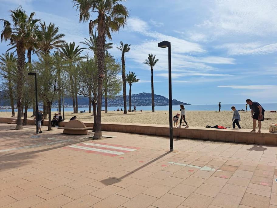 Holiday Center Apartamento Vistas Mar, Acceso Directo Playa Y Piscina Rosas Exteriör bild